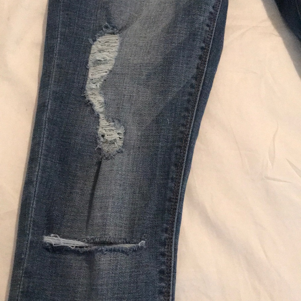 Distressed Jeans - Picture 4 of 6